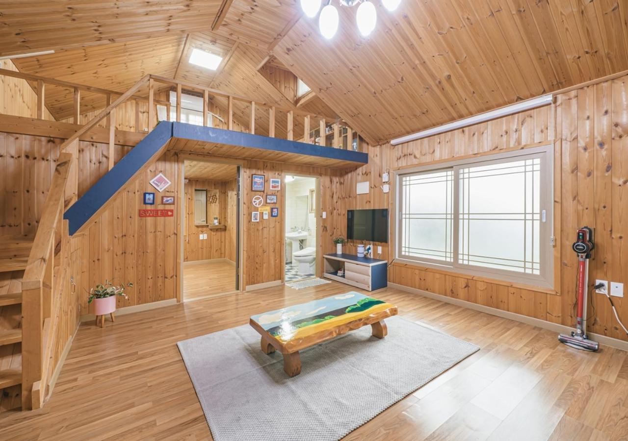Jeju Haepoomdal Pension Экстерьер фото