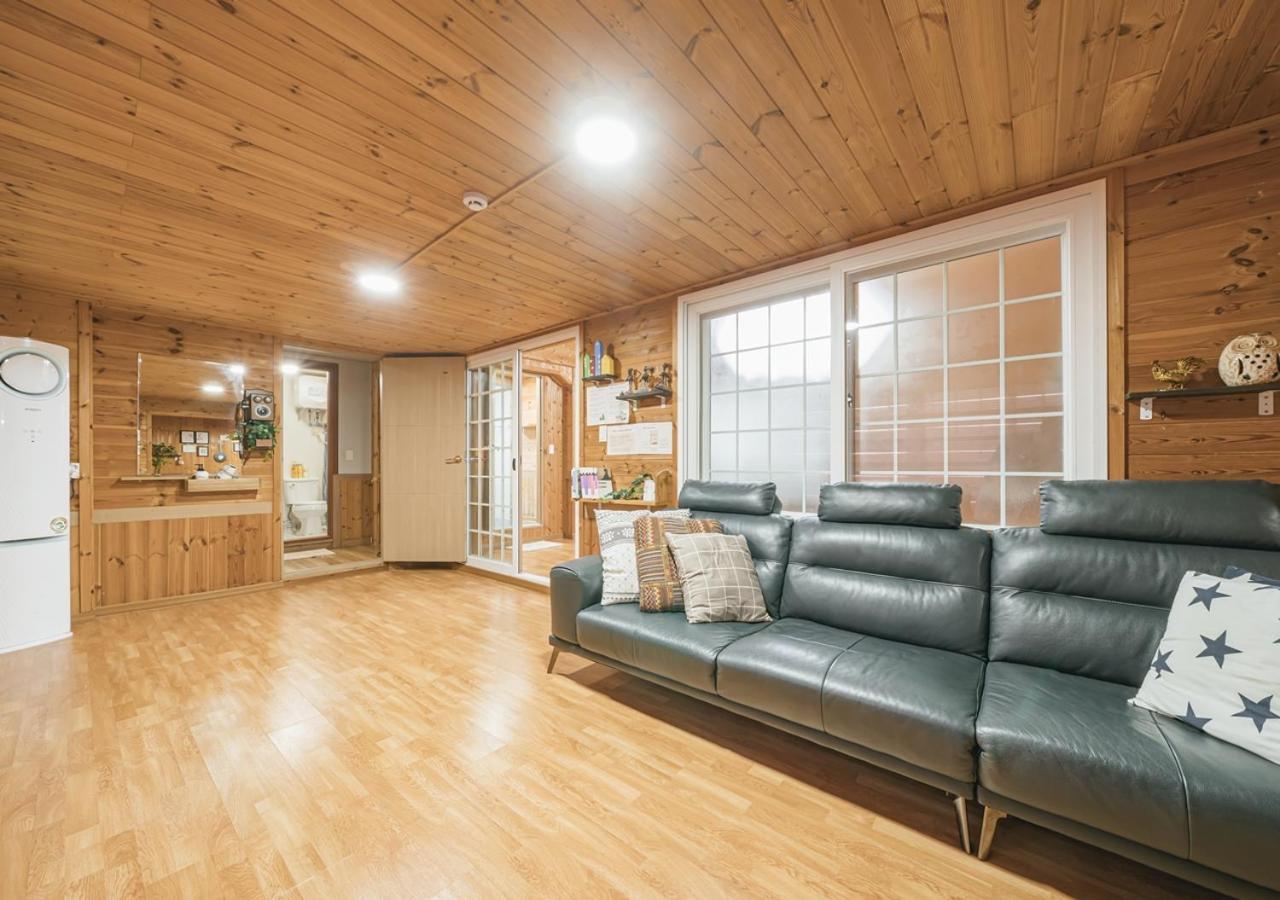 Jeju Haepoomdal Pension Экстерьер фото