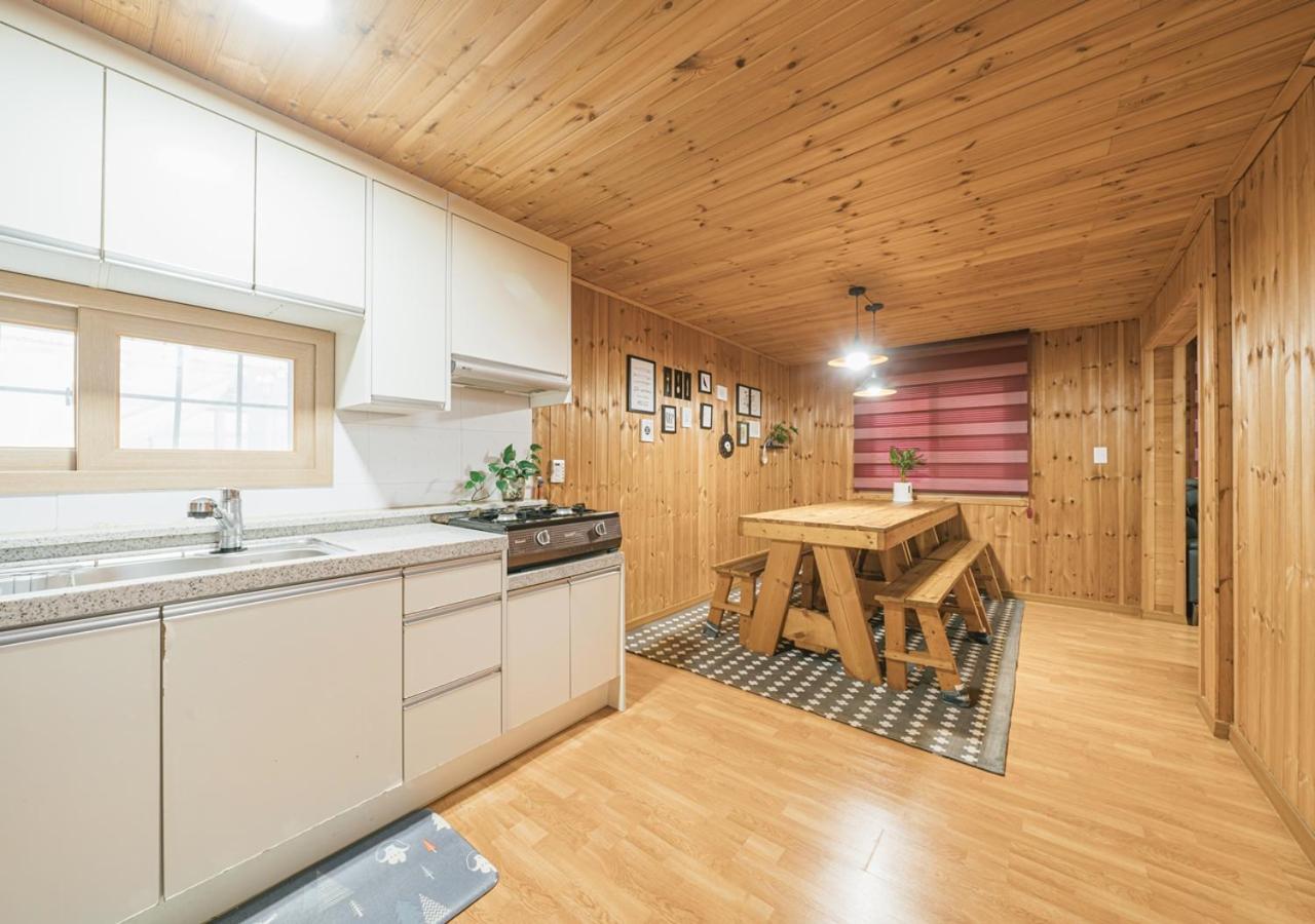 Jeju Haepoomdal Pension Экстерьер фото